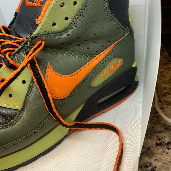 Nike - Picture 4 of 6